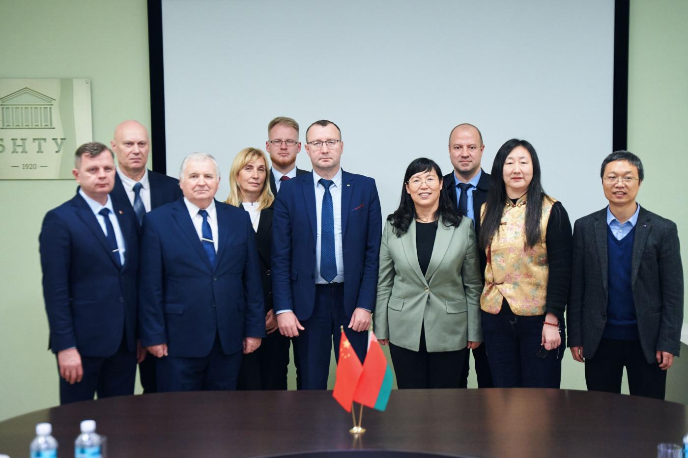 Организация эффективного сотрудничества между БНТУ и Хэбэйским транспортным профессионально-техническим институтом